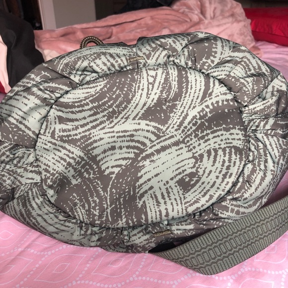 lululemon Diversity Bag - Picture 3 of 4